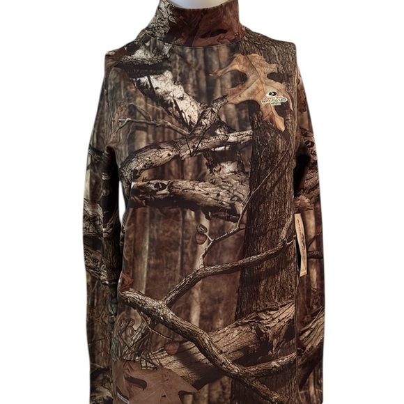 NWT M (38-40). Mossy Oak Camouflage Long Sleeve Shirt. Cold compression top. - Picture 1 of 8